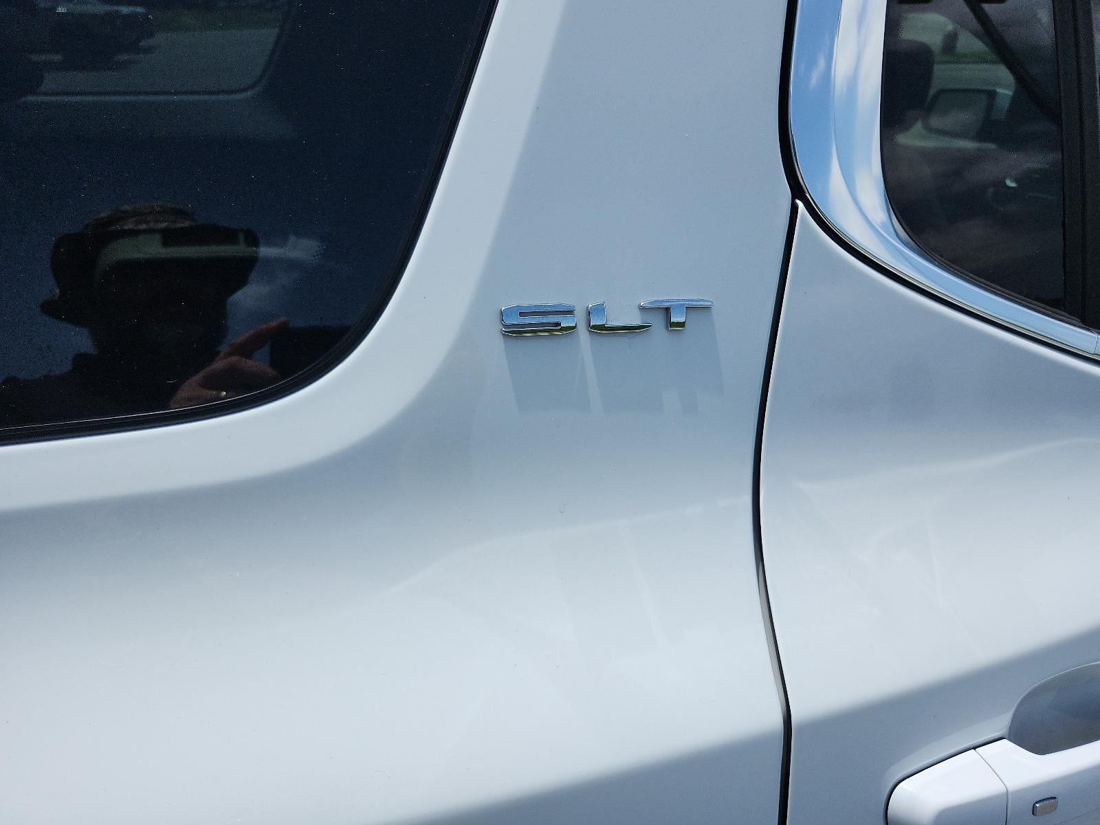 2021 GMC Acadia SLT