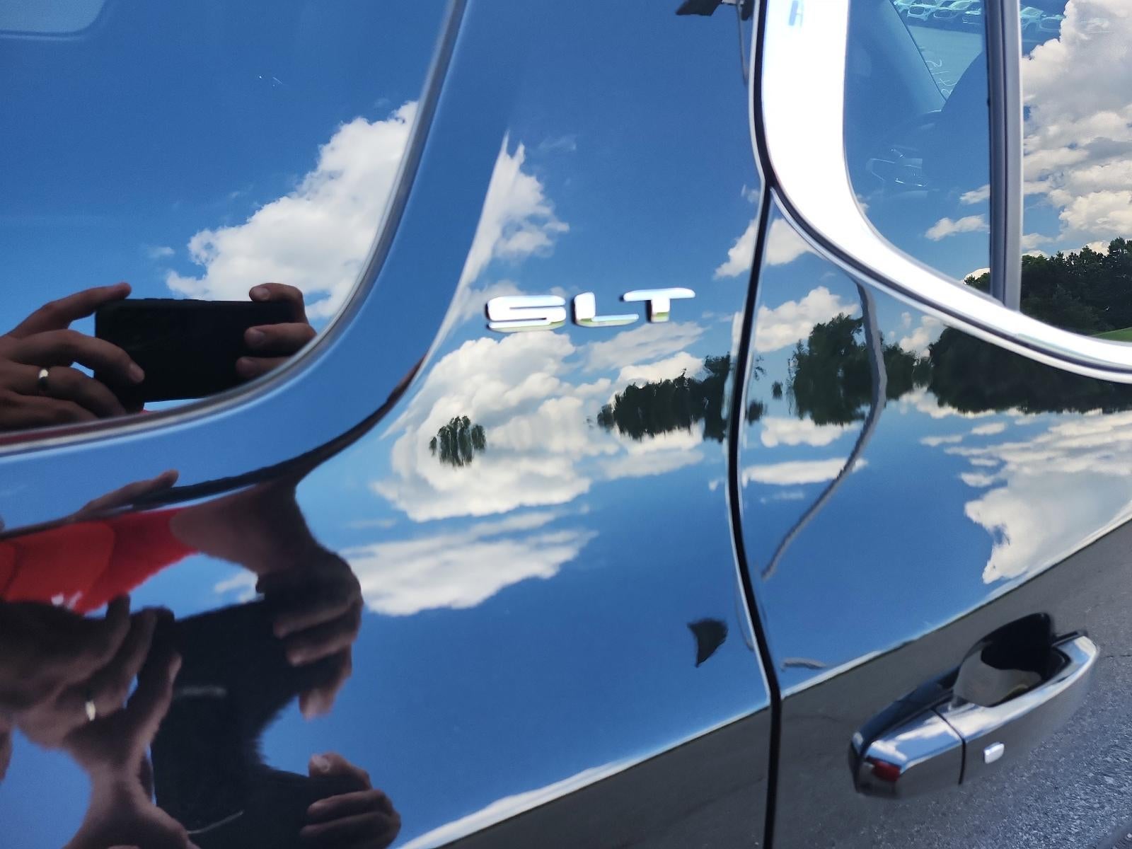 2023 GMC Acadia SLT