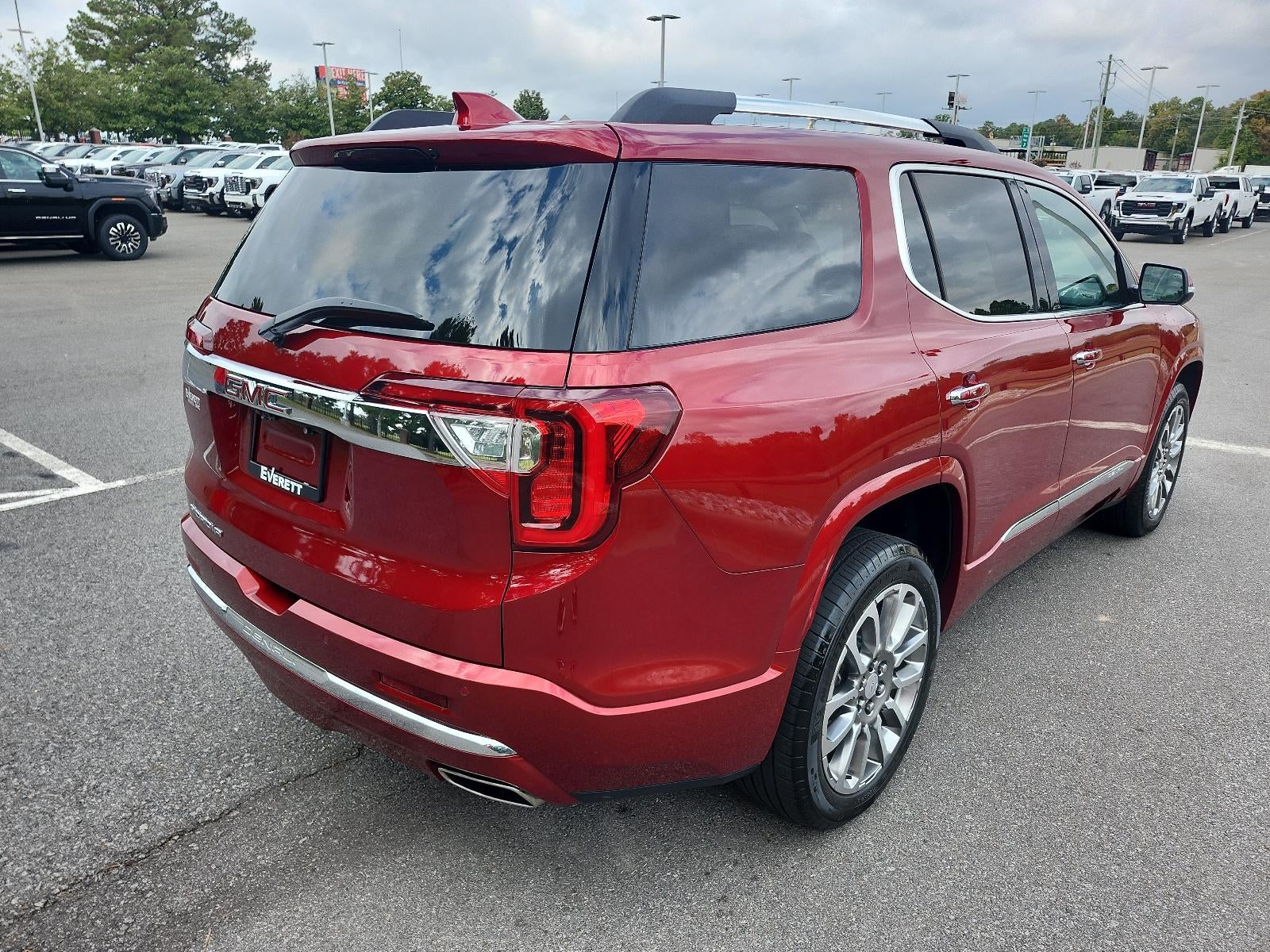 2023 GMC Acadia Denali
