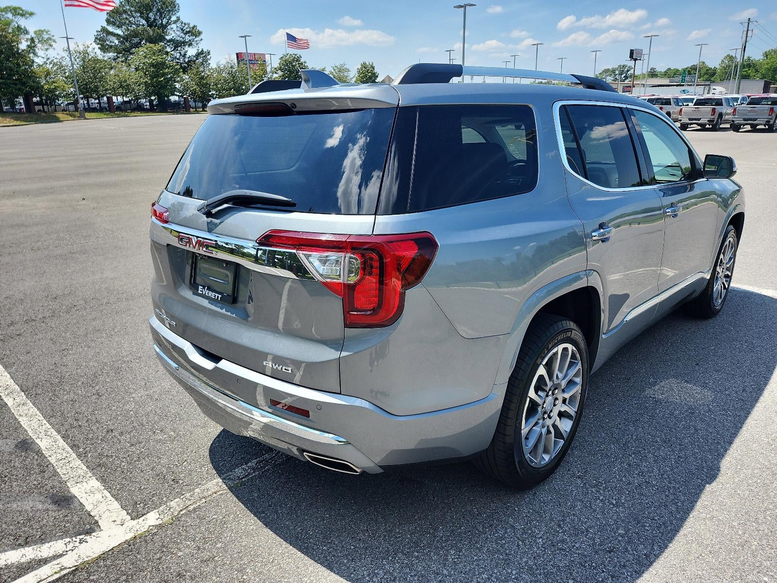 2023 GMC Acadia Denali