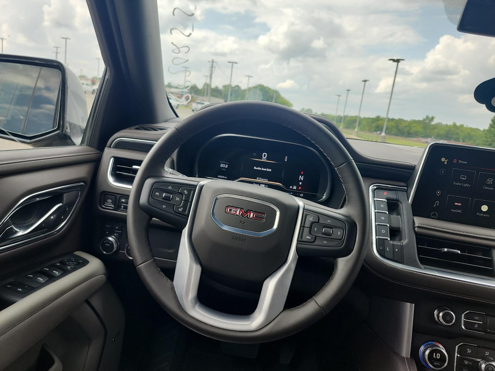 2024 GMC Yukon SLT