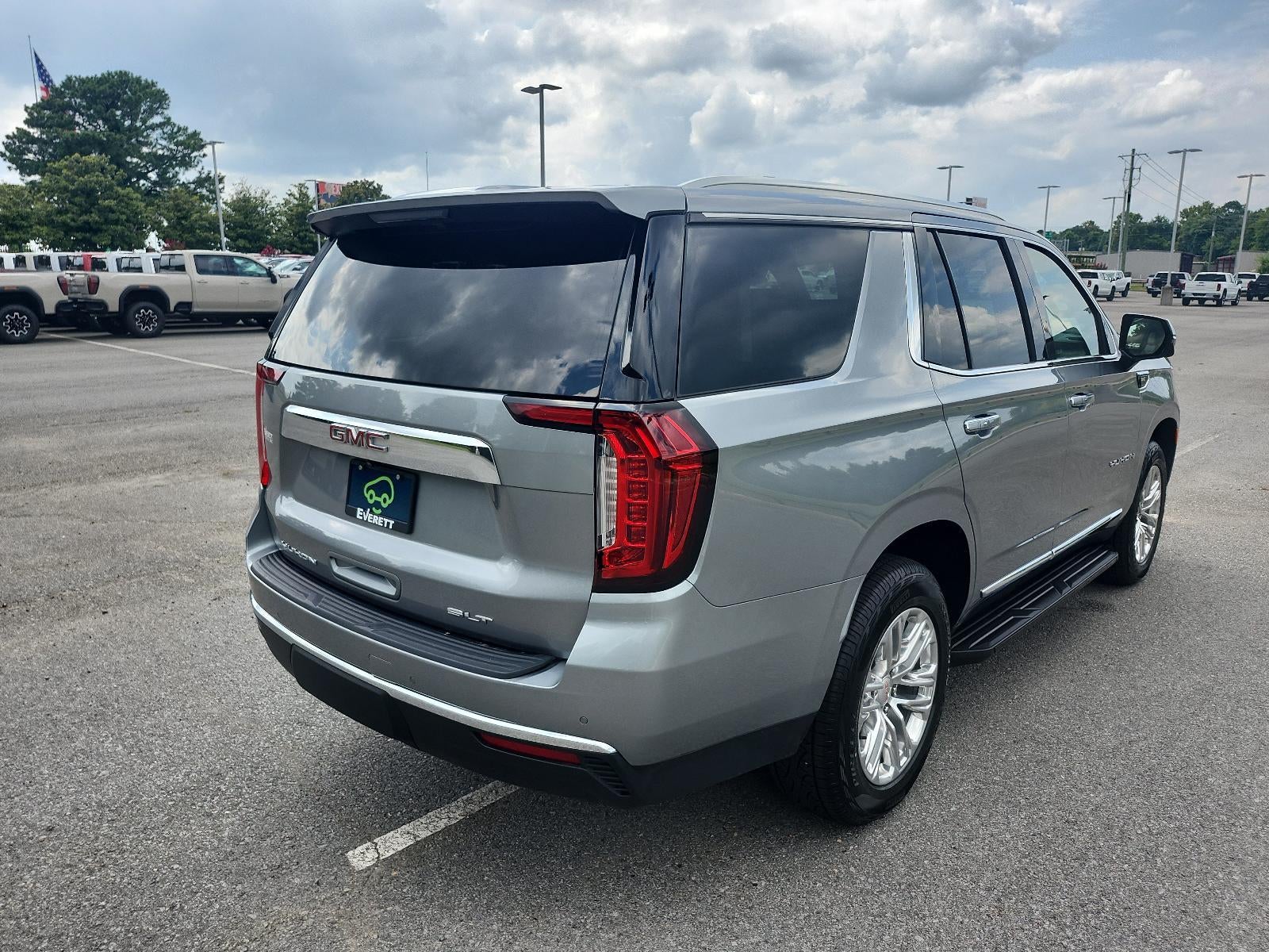 2024 GMC Yukon SLT