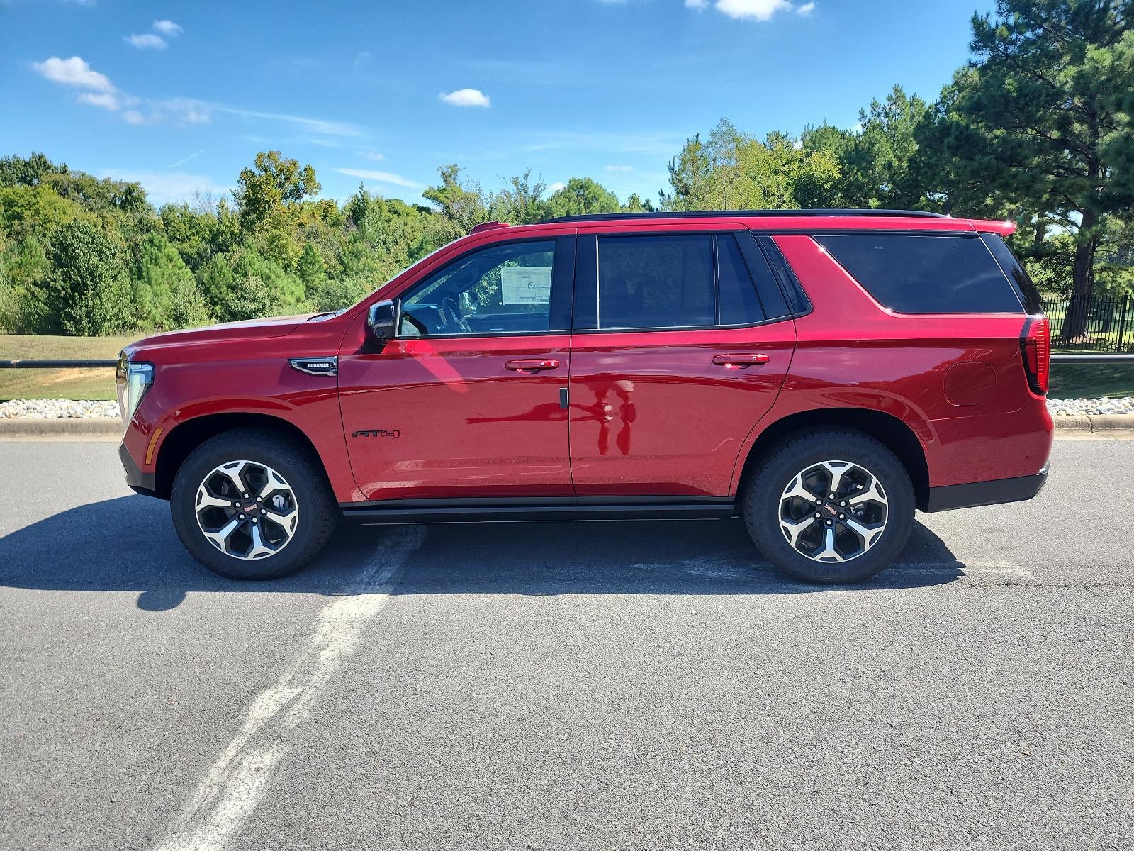 2027 GMC Yukon 4WD 4dr AT4