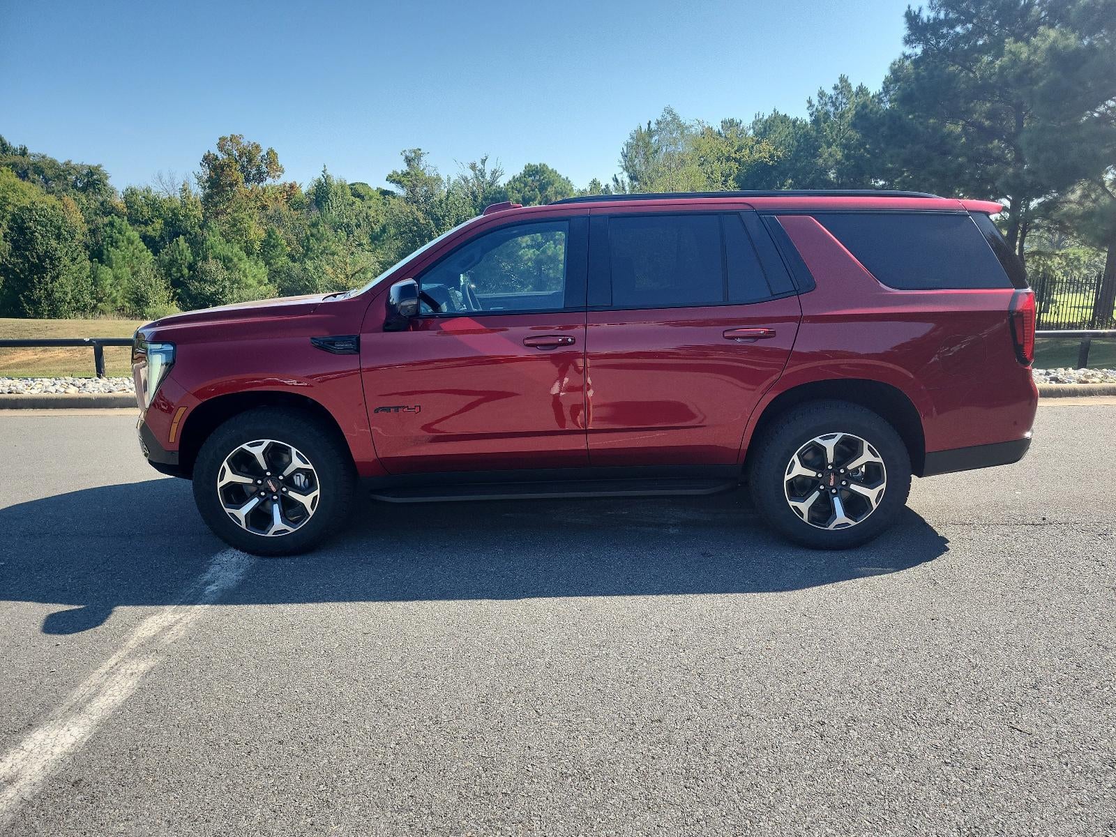 2027 GMC Yukon 4WD 4dr AT4
