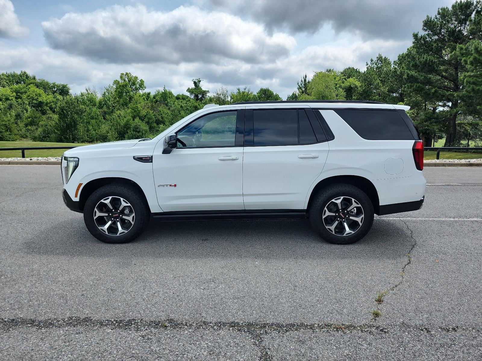 2026 GMC Yukon 4WD 4dr AT4