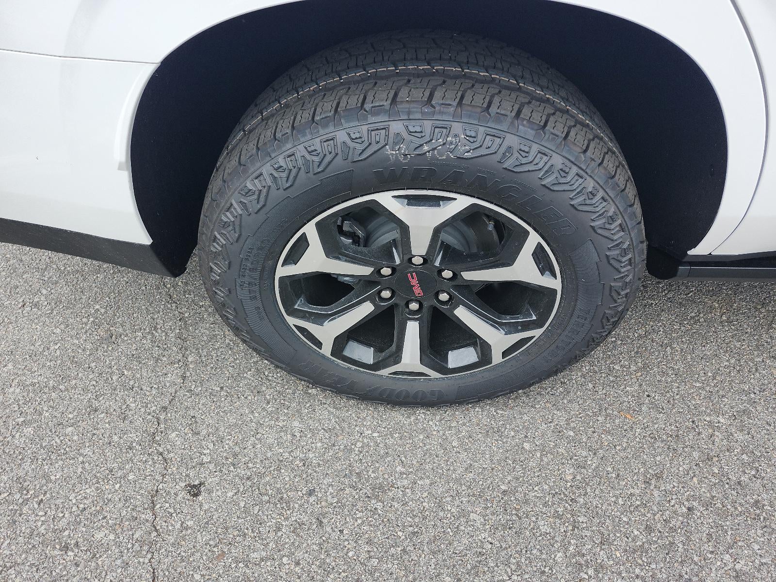 2026 GMC Yukon 4WD 4dr AT4