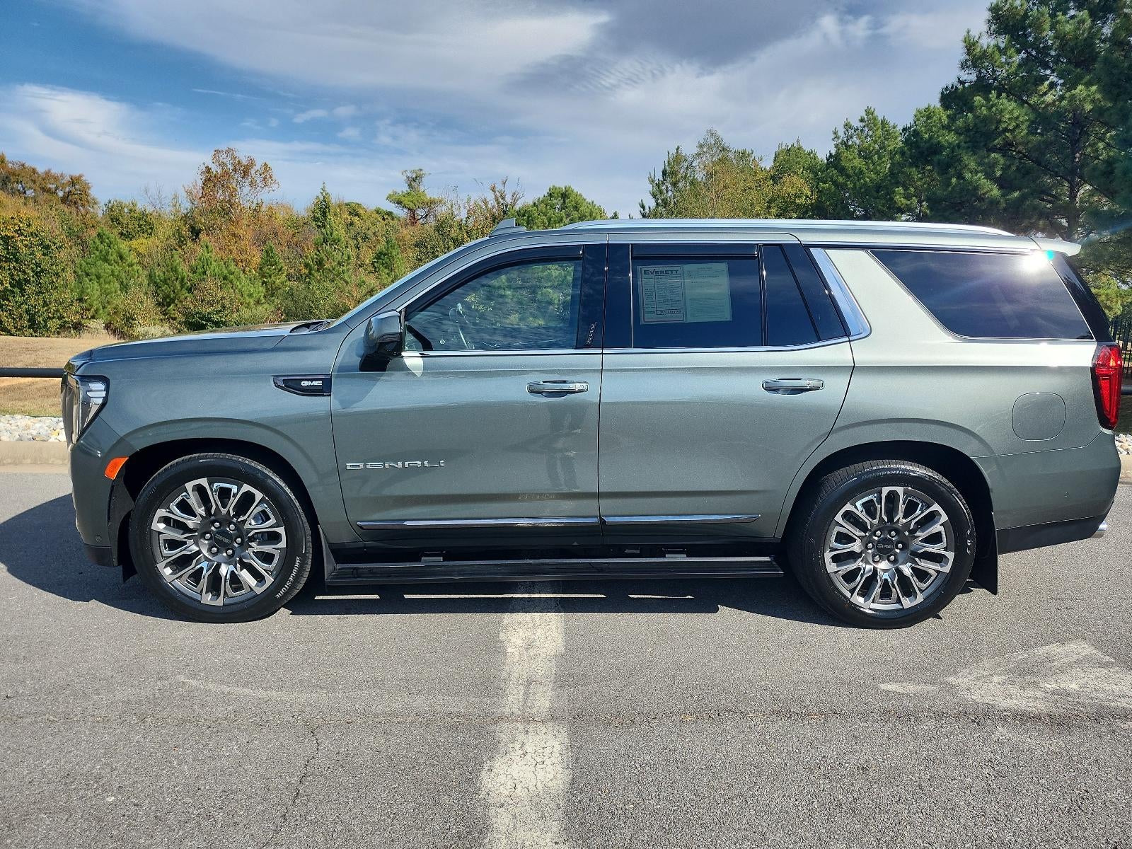 2023 GMC Yukon Denali Ultimate