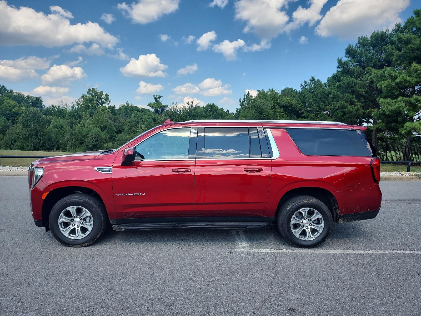 2024 GMC Yukon XL SLE