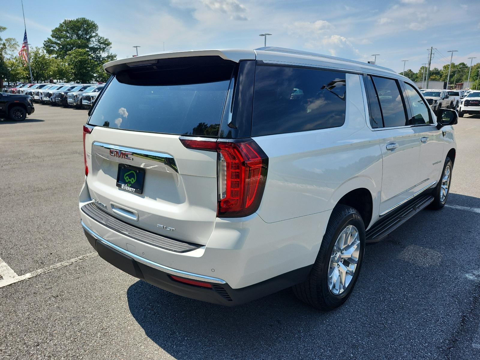 2023 GMC Yukon XL SLT