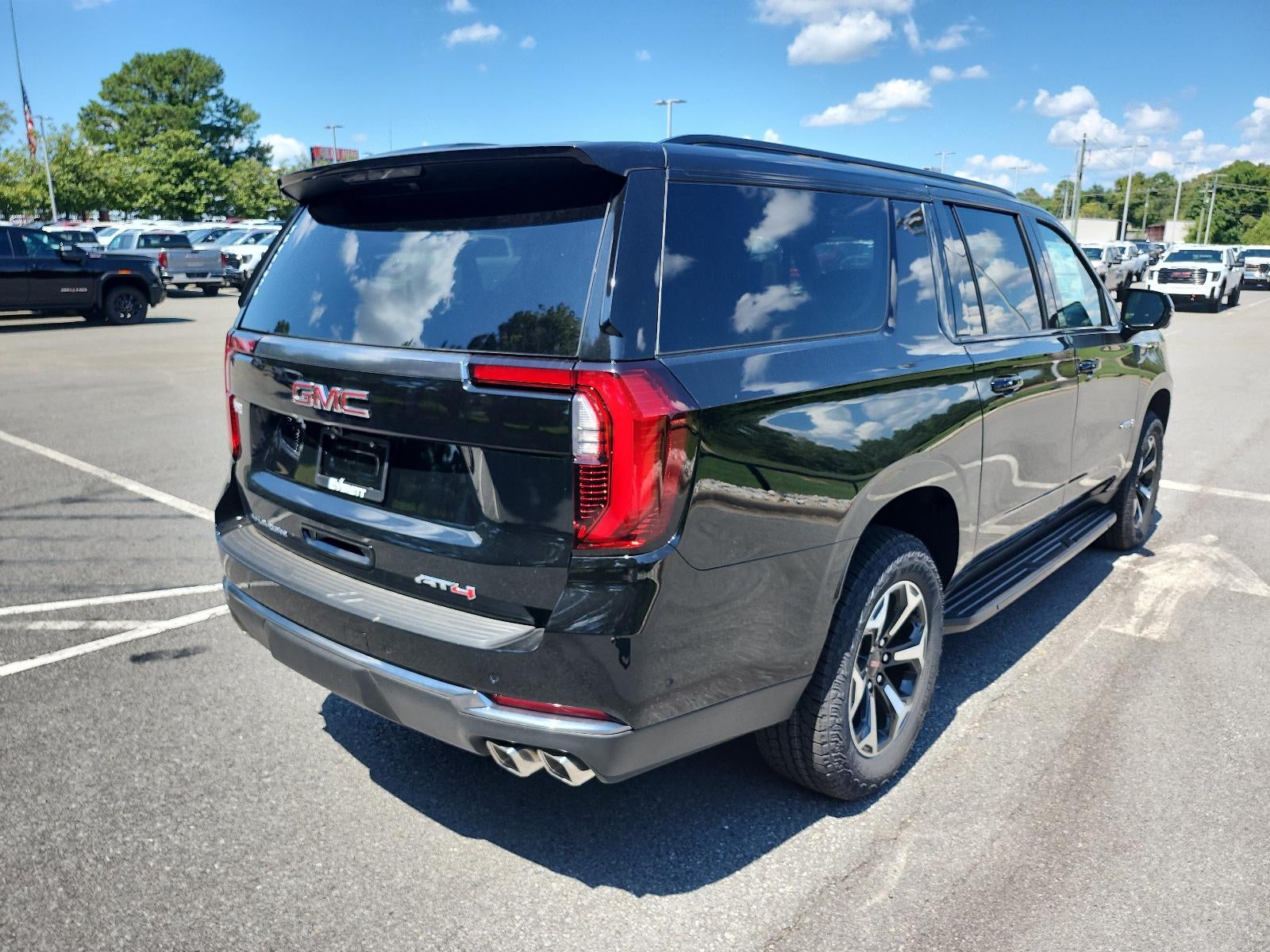 2026 GMC Yukon XL 4WD 4dr AT4