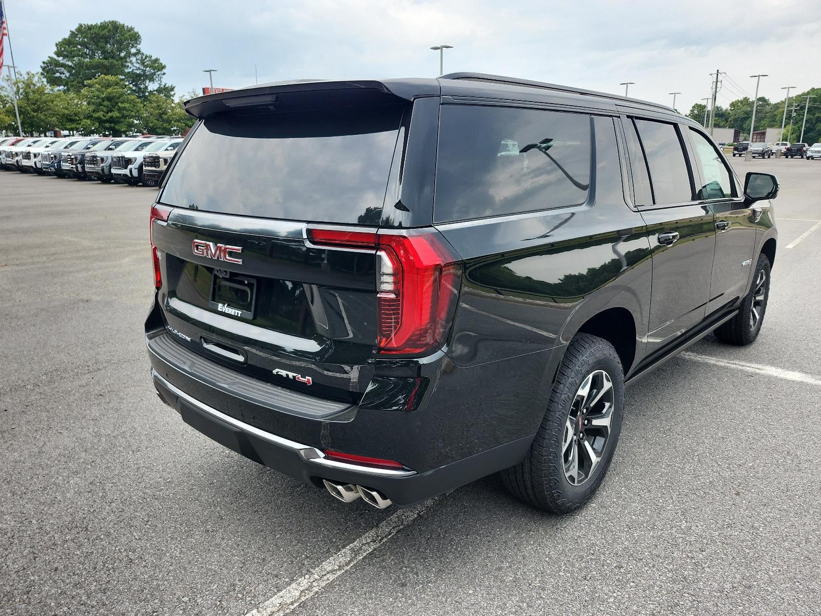 2026 GMC Yukon XL 4WD 4dr AT4