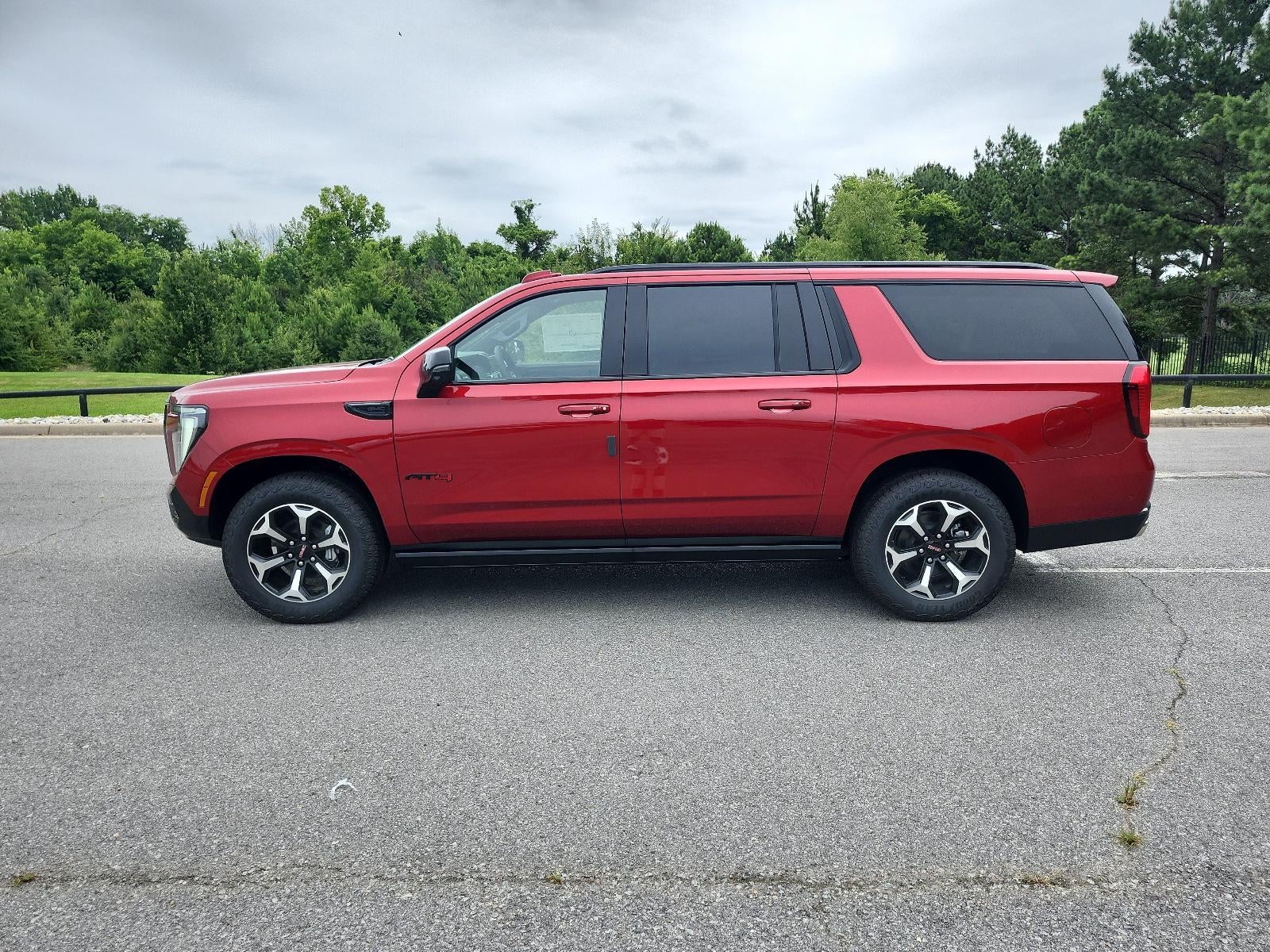 2026 GMC Yukon XL 4WD 4dr AT4
