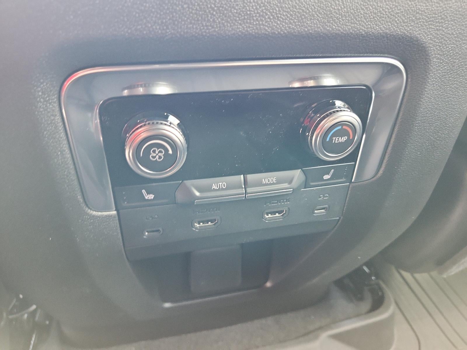 2026 GMC Yukon XL 4WD 4dr AT4