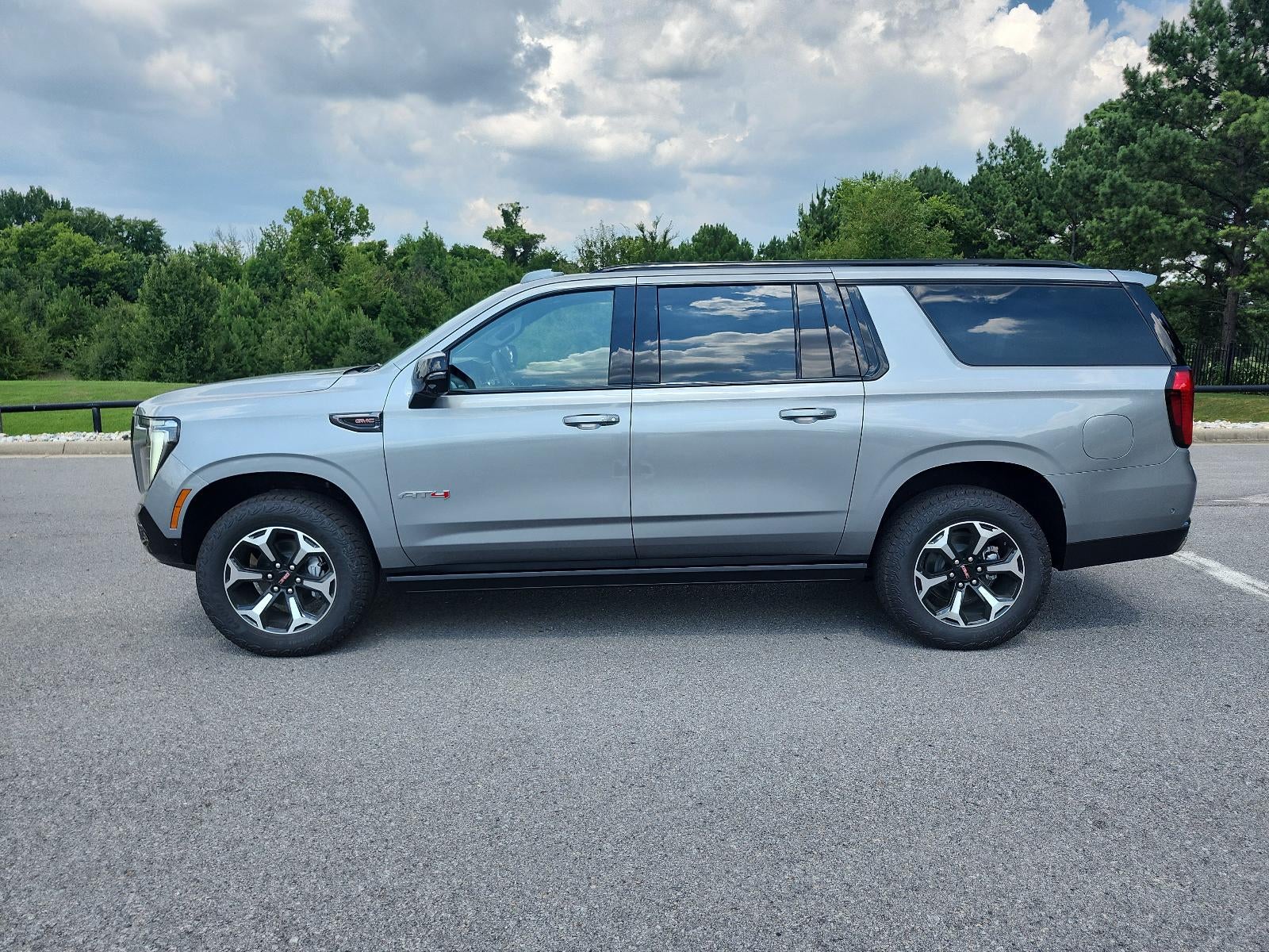 2026 GMC Yukon XL 4WD 4dr AT4
