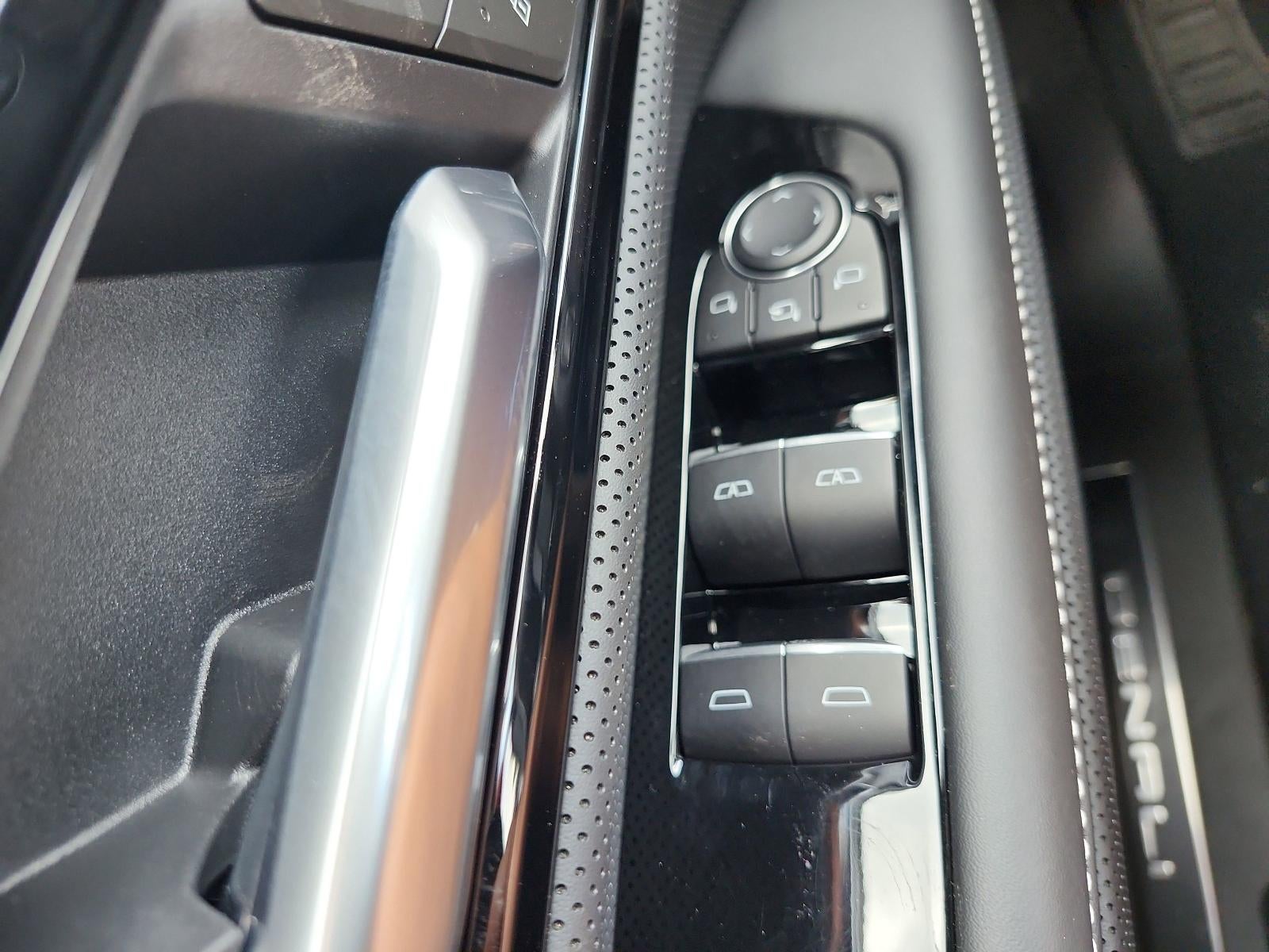 2025 GMC Sierra EV e4WD Crew Cab Max Range Denali