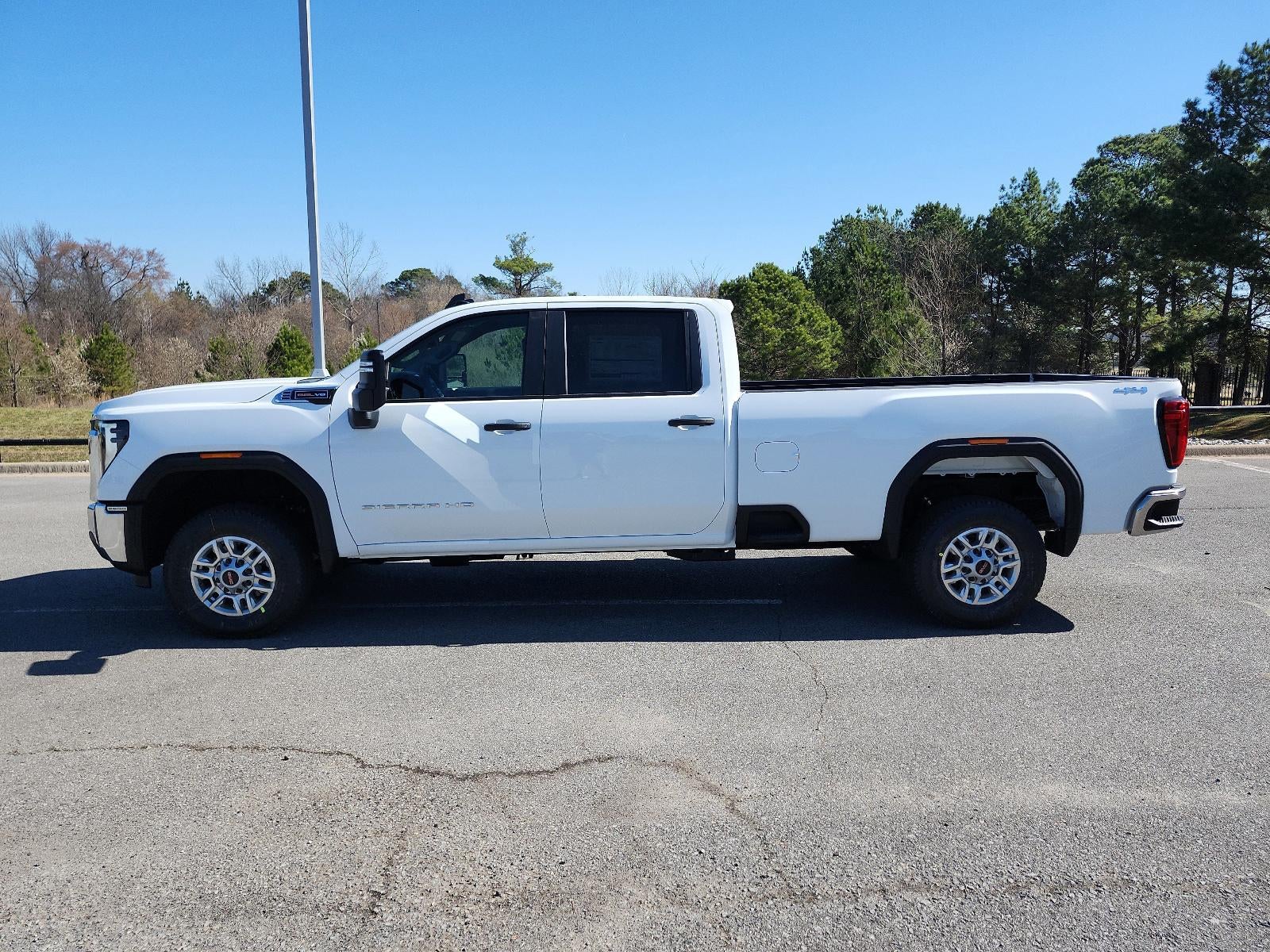 2026 GMC Sierra 2500 HD Crew Cab Long Box 4-Wheel Drive Pro