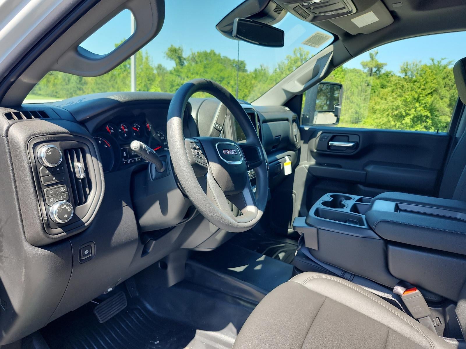 2026 GMC Sierra 2500 HD Crew Cab Long Box 4-Wheel Drive Pro