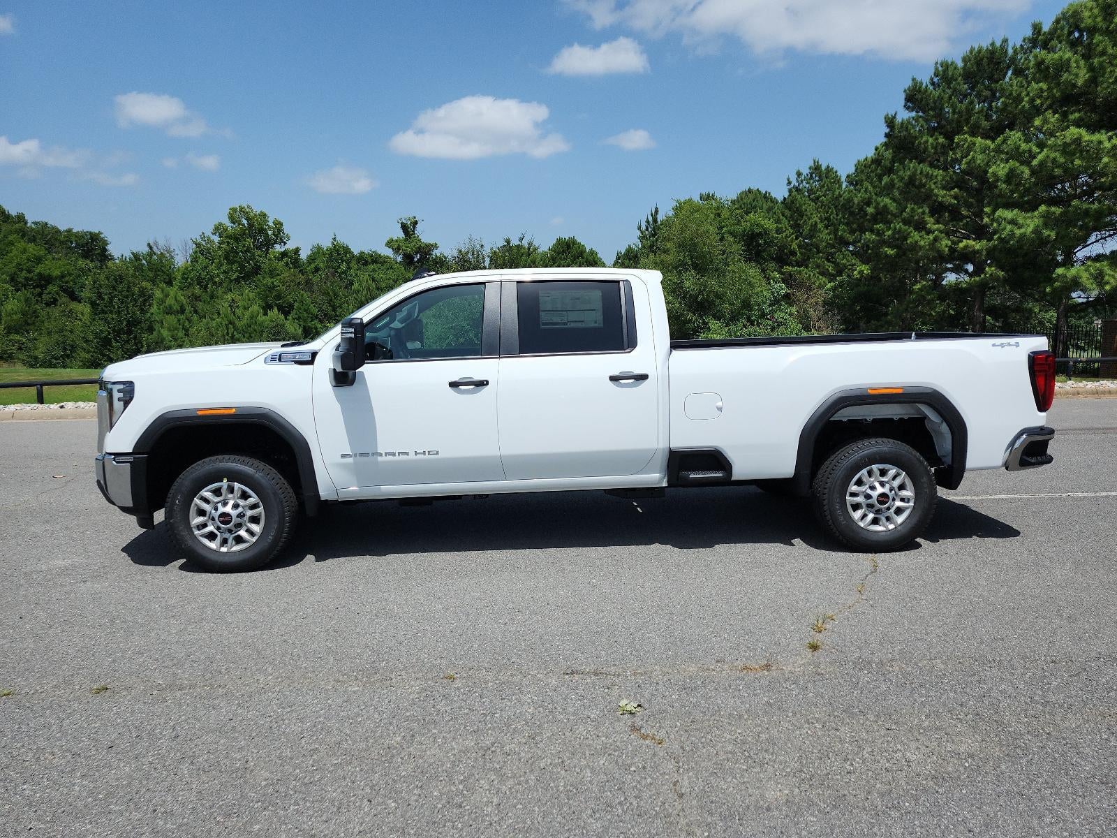 2026 GMC Sierra 2500 HD Crew Cab Long Box 4-Wheel Drive Pro