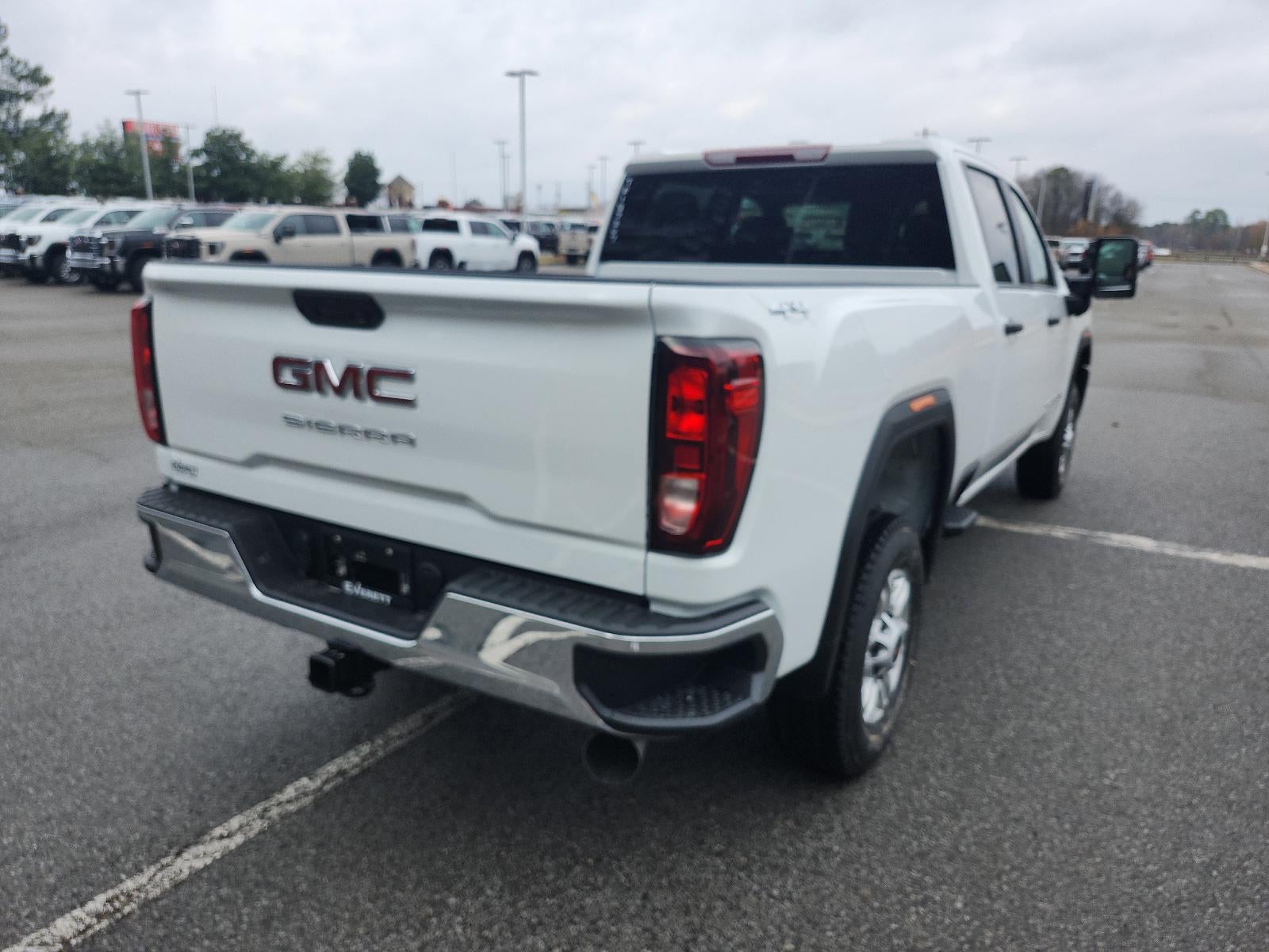 2026 GMC Sierra 2500 HD Crew Cab Standard Box 4-Wheel Drive Pro