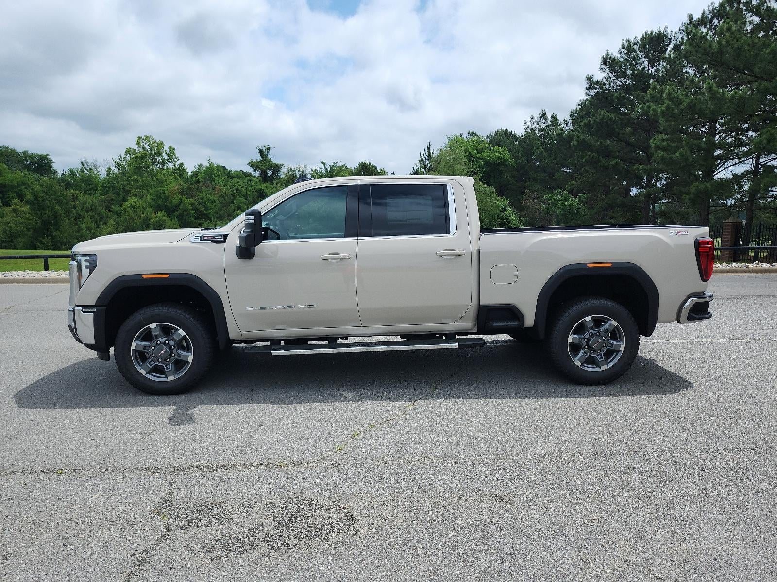 2026 GMC Sierra 2500 HD Crew Cab Standard Box 4-Wheel Drive SLE