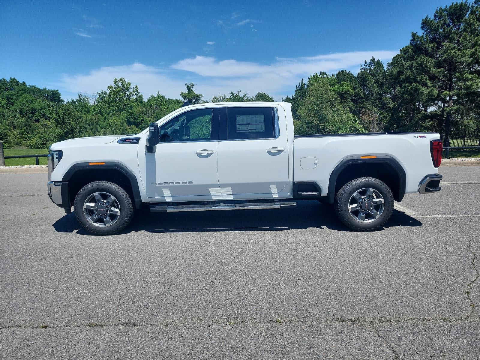 2026 GMC Sierra 2500 HD Crew Cab Standard Box 4-Wheel Drive SLE