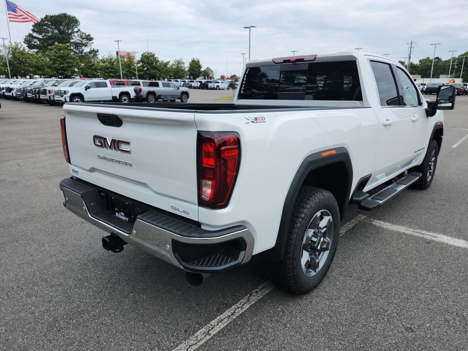 2026 GMC Sierra 2500 HD Crew Cab Standard Box 4-Wheel Drive SLE