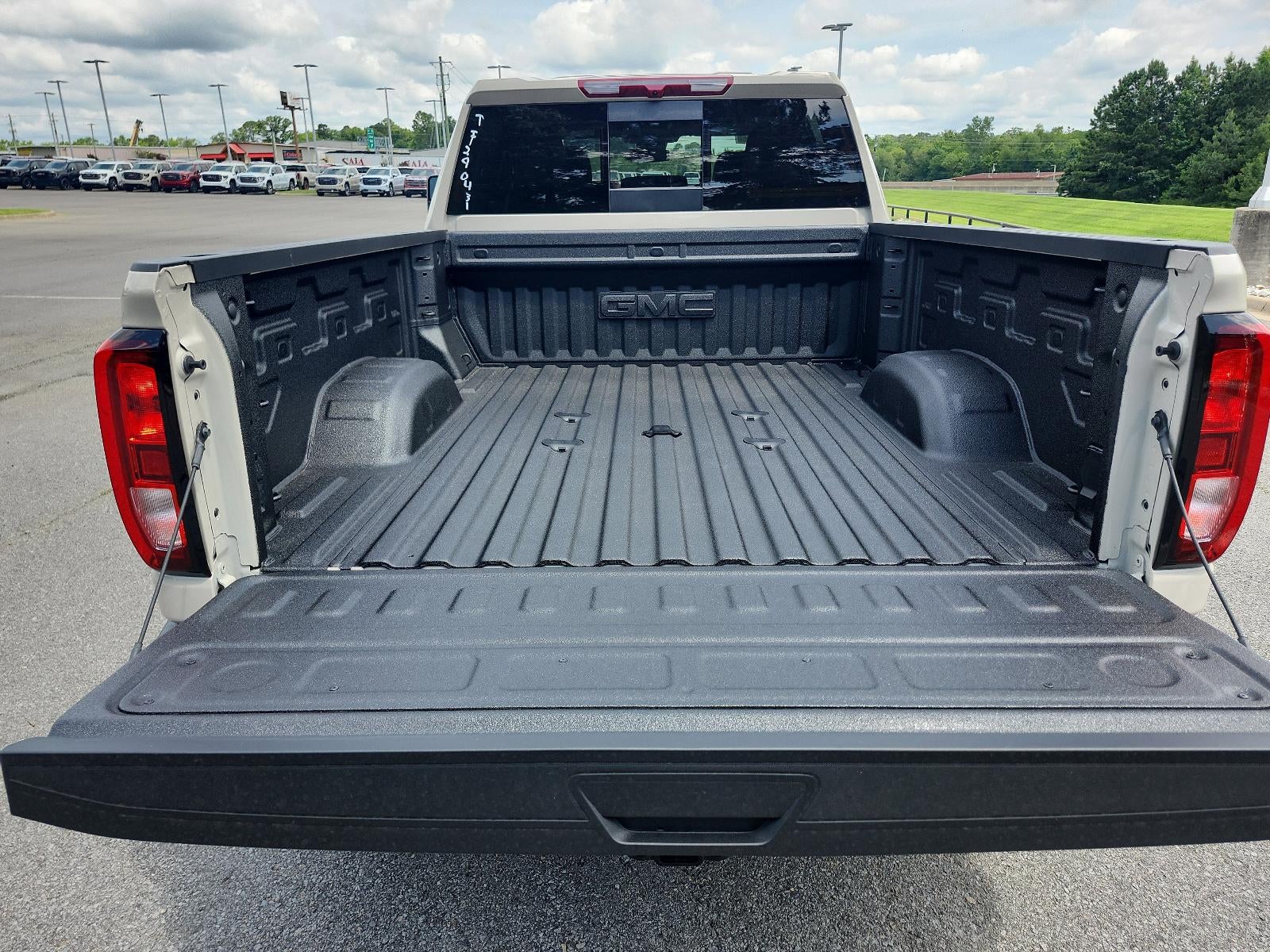2026 GMC Sierra 2500 HD Crew Cab Standard Box 4-Wheel Drive SLE