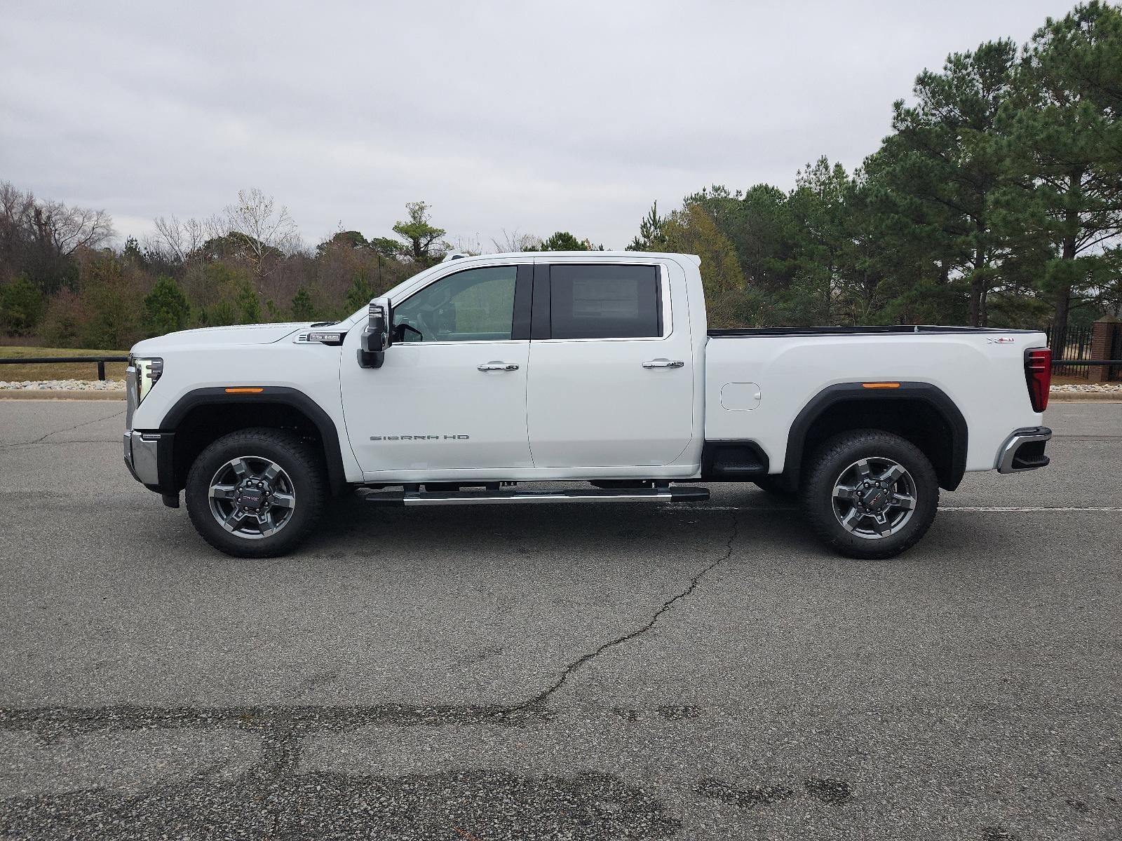 2026 GMC Sierra 2500 HD Crew Cab Standard Box 4-Wheel Drive SLT