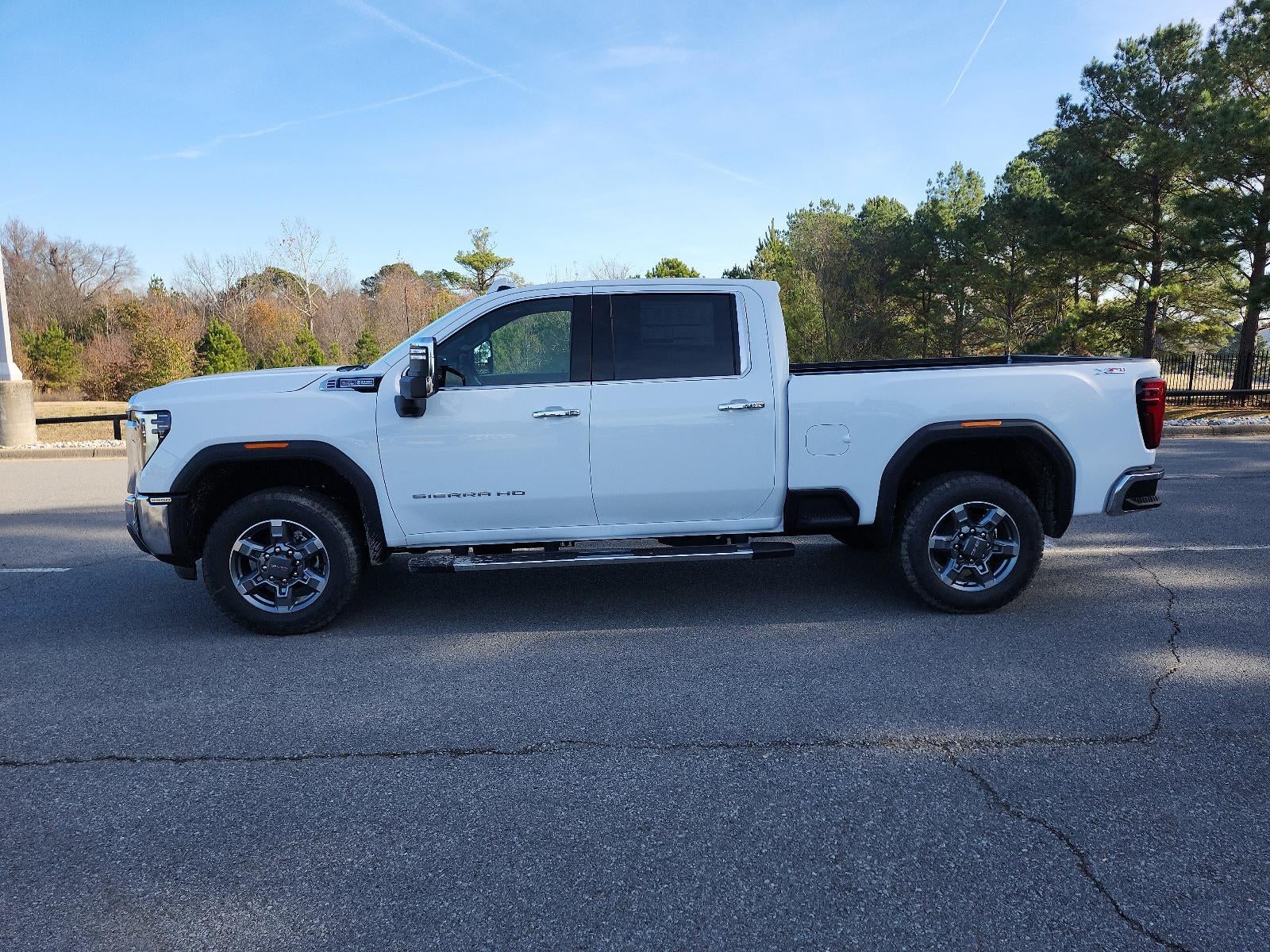 2026 GMC Sierra 2500 HD Crew Cab Standard Box 4-Wheel Drive SLT