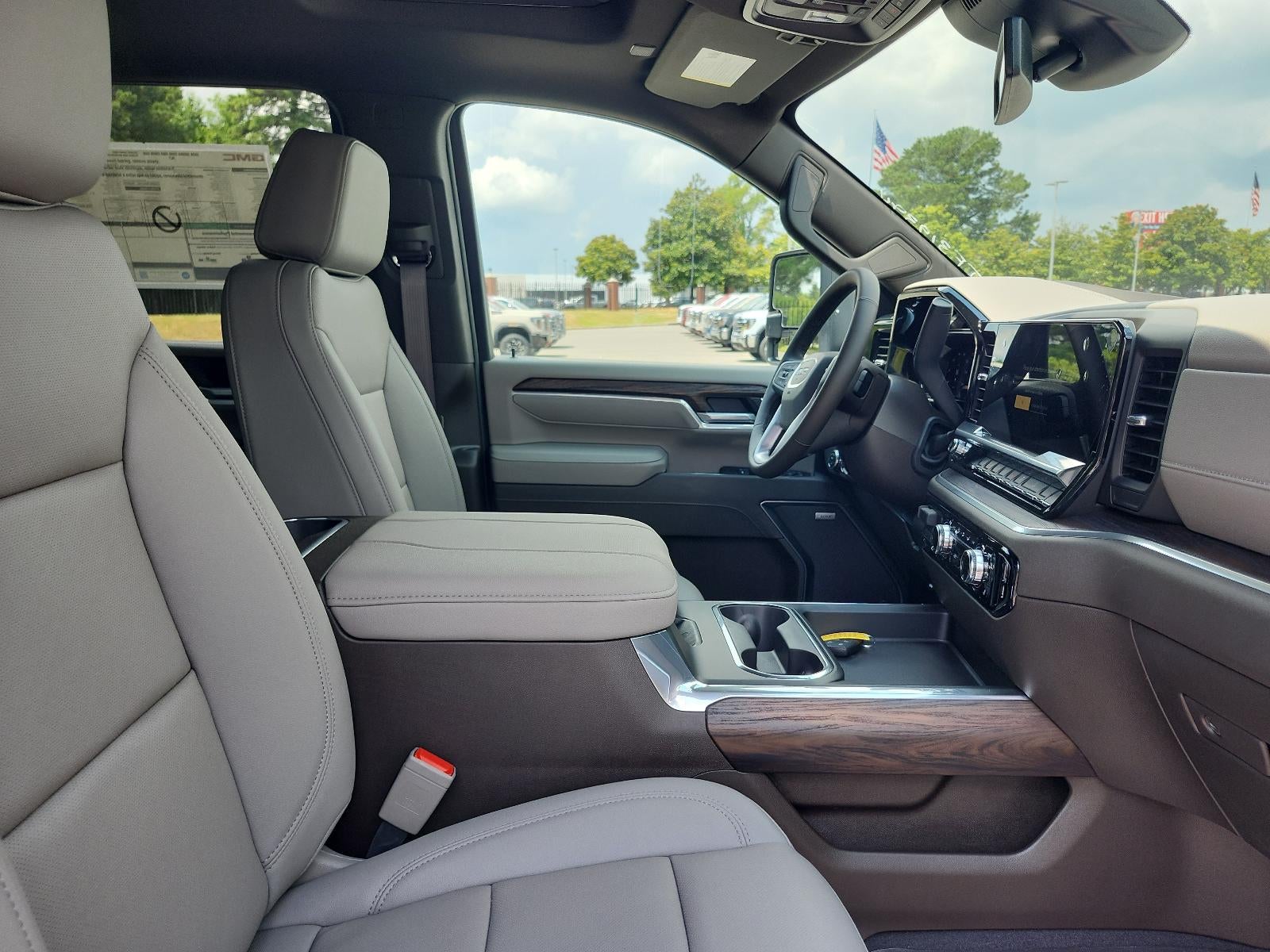 2026 GMC Sierra 2500 HD Crew Cab Standard Box 4-Wheel Drive SLT