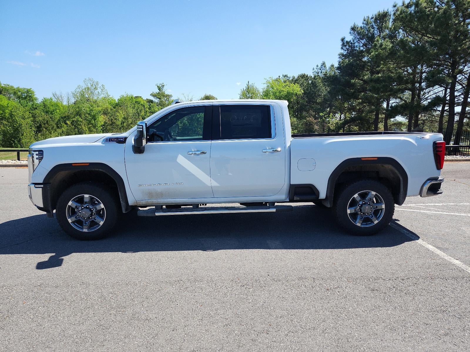 2026 GMC Sierra 2500 HD Crew Cab Standard Box 4-Wheel Drive SLT