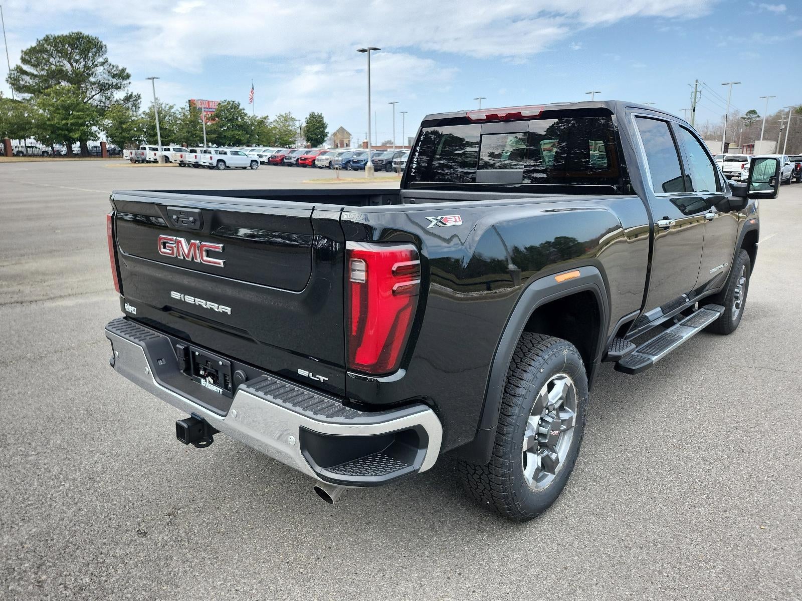 2026 GMC Sierra 2500 HD Crew Cab Standard Box 4-Wheel Drive SLT