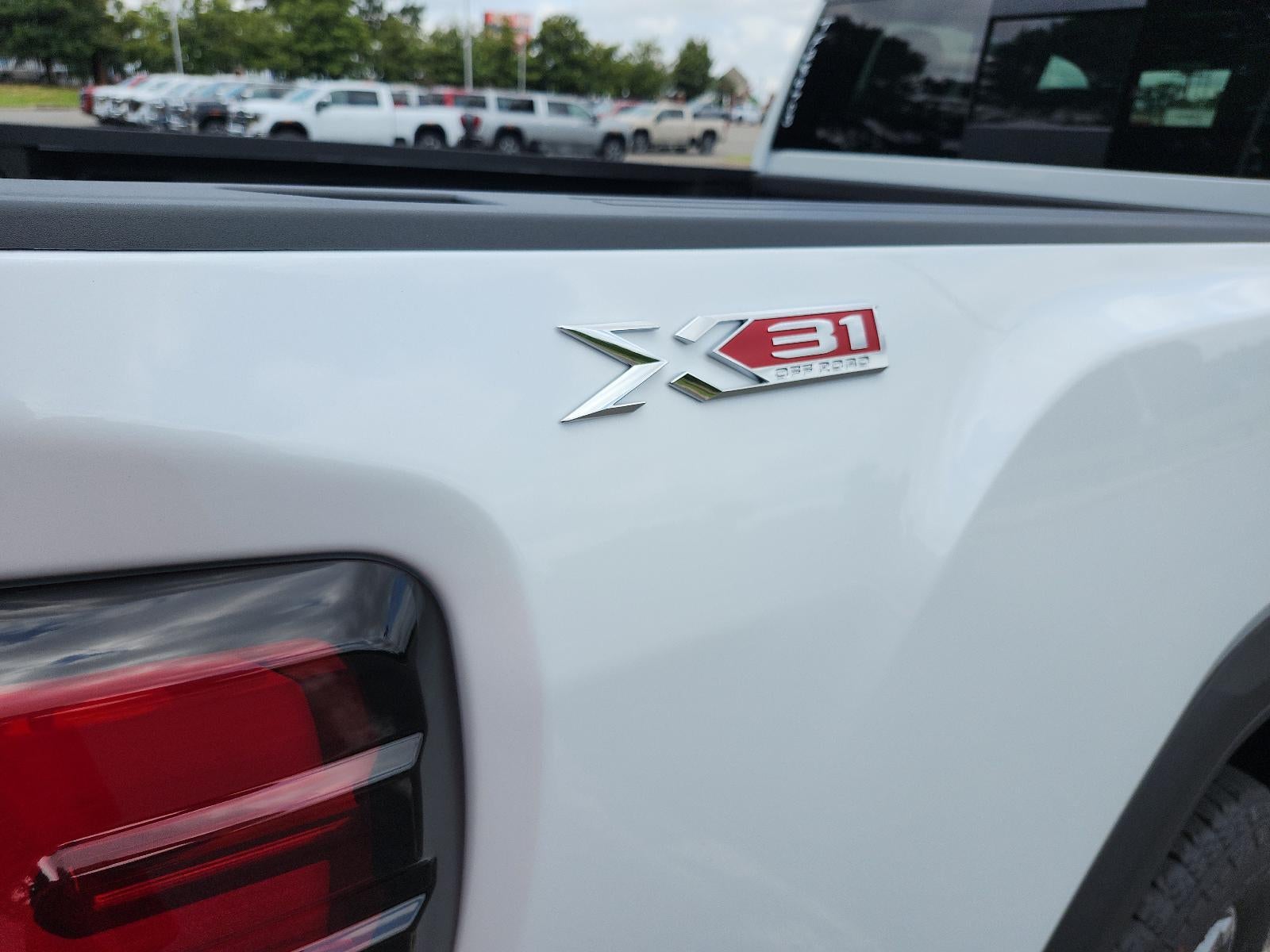 2026 GMC Sierra 2500 HD Crew Cab Standard Box 4-Wheel Drive SLT