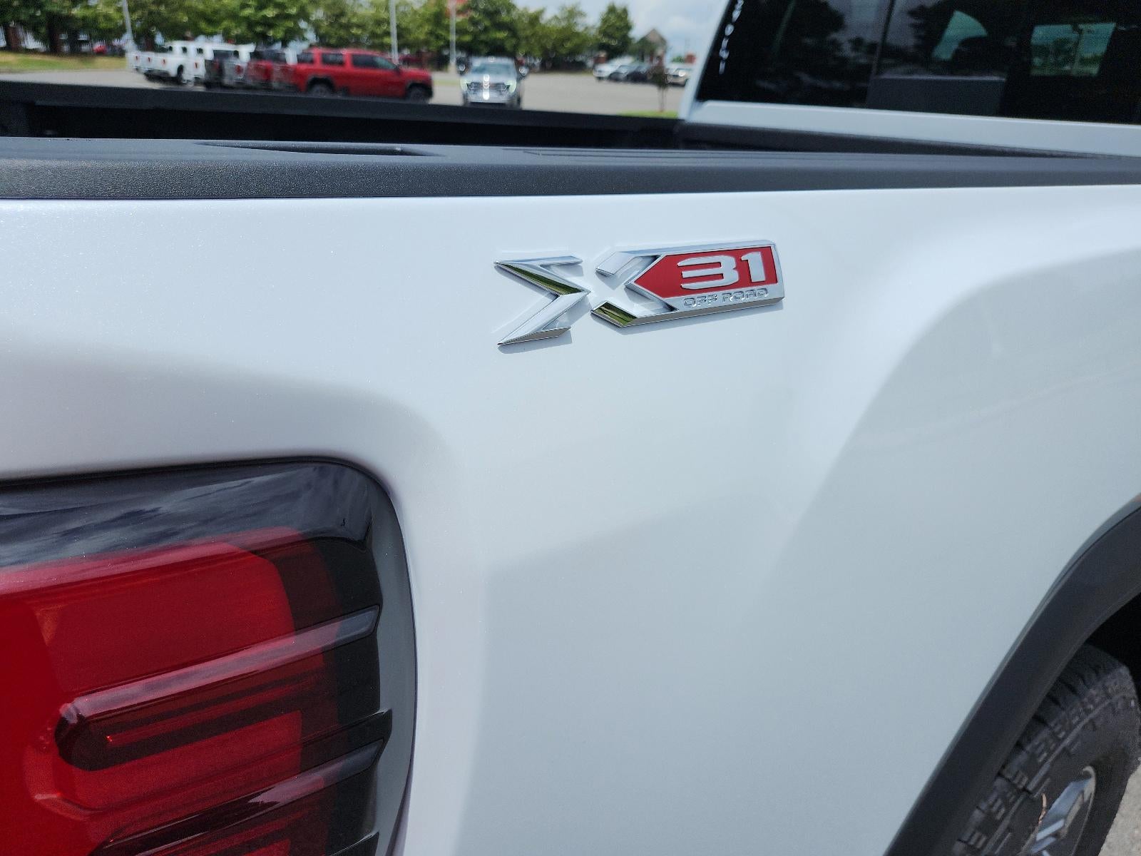 2026 GMC Sierra 2500 HD Crew Cab Standard Box 4-Wheel Drive SLT