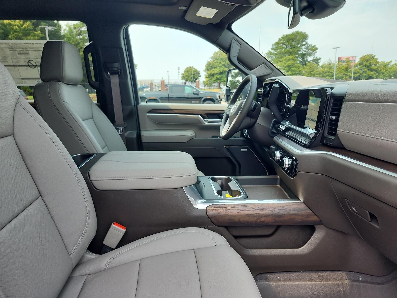2026 GMC Sierra 2500 HD Crew Cab Standard Box 4-Wheel Drive SLT