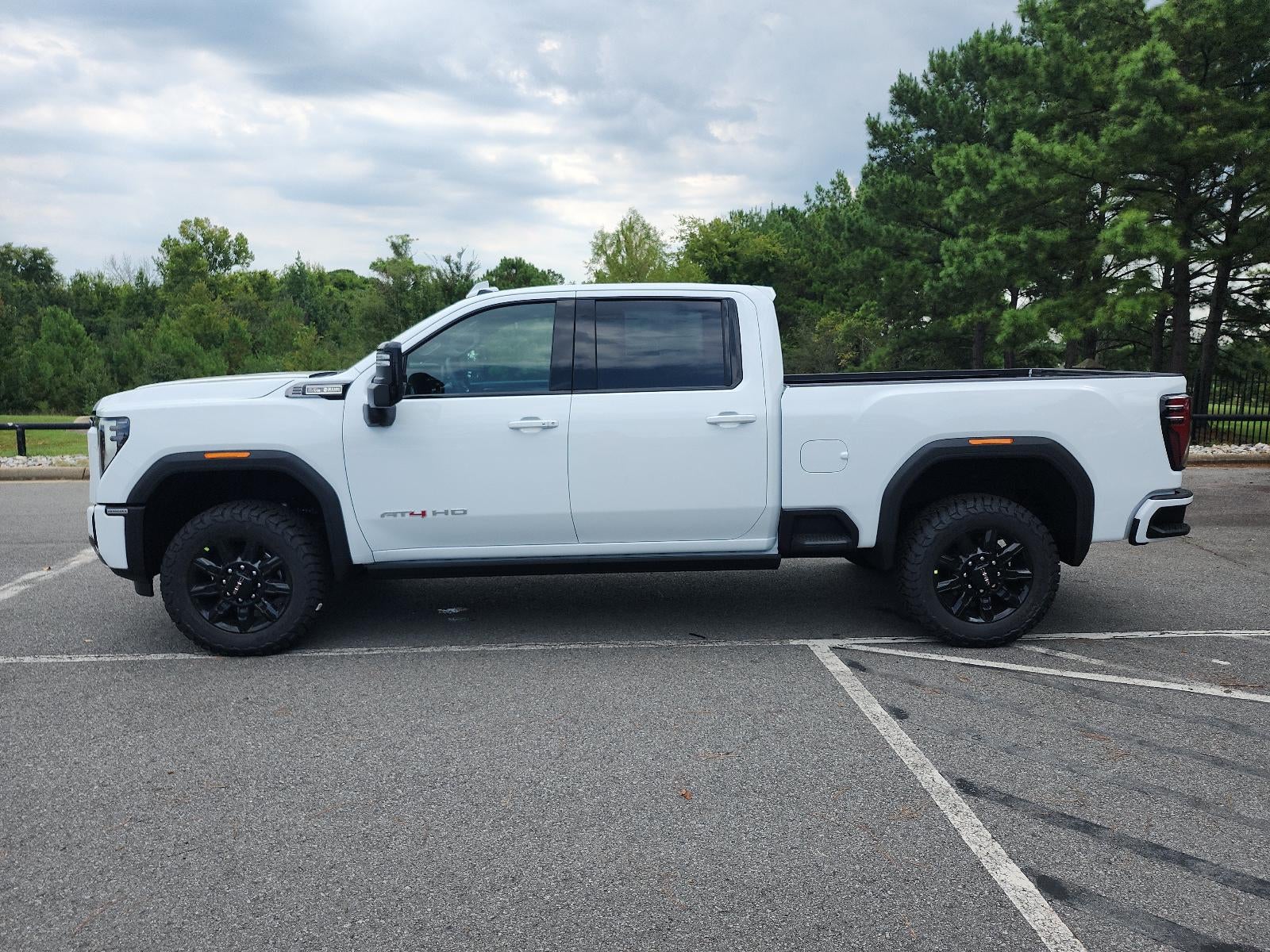 2026 GMC Sierra 2500 HD Crew Cab Standard Box 4-Wheel Drive AT4