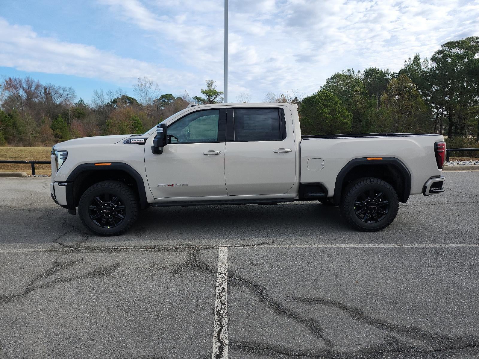 2026 GMC Sierra 2500 HD Crew Cab Standard Box 4-Wheel Drive AT4
