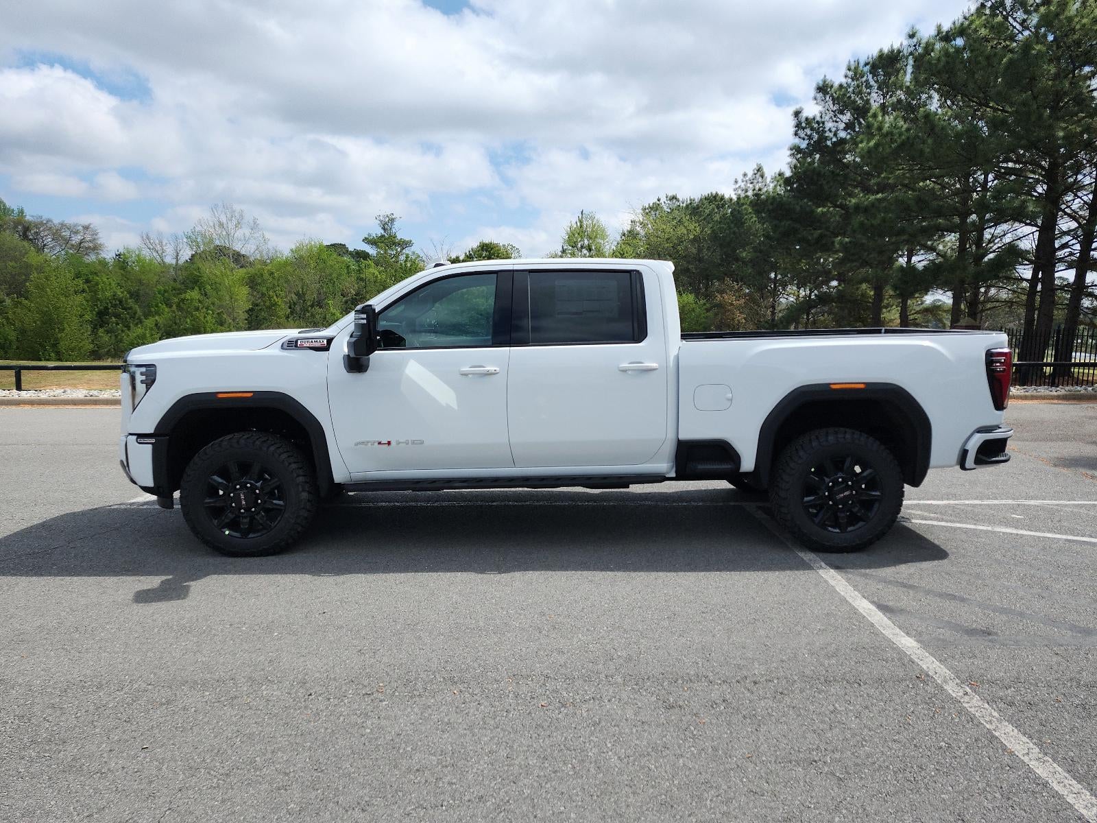 2026 GMC Sierra 2500 HD Crew Cab Standard Box 4-Wheel Drive AT4