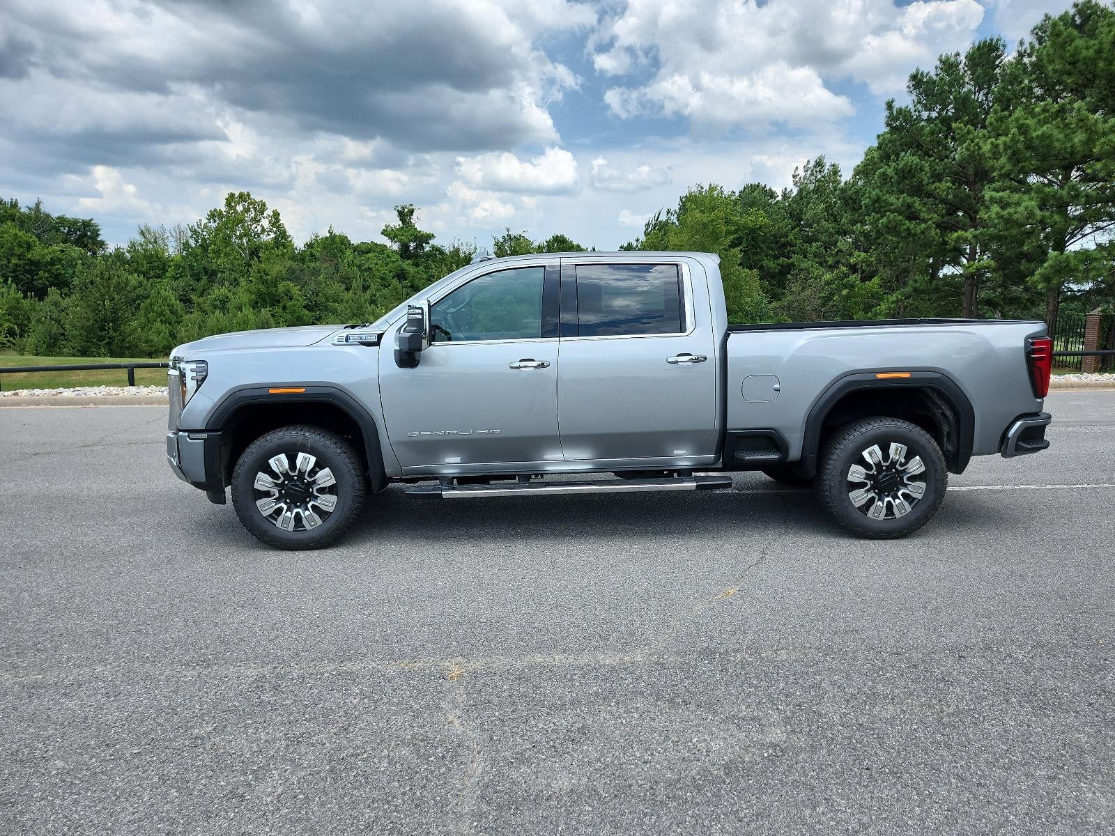 2025 GMC Sierra 2500 HD Crew Cab Standard Box 4-Wheel Drive Denali