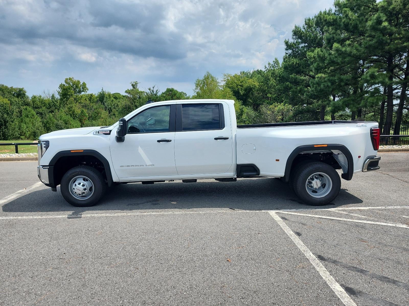 2026 GMC Sierra 3500 HD Crew Cab Long Box 4-Wheel Drive Pro