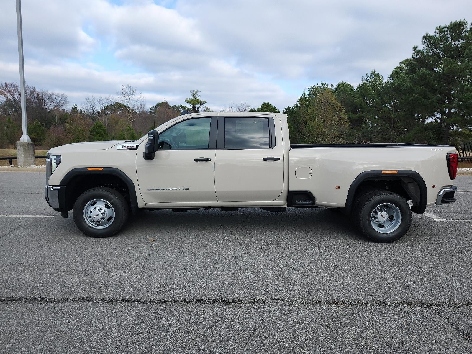 2026 GMC Sierra 3500 HD Crew Cab Long Box 4-Wheel Drive Pro
