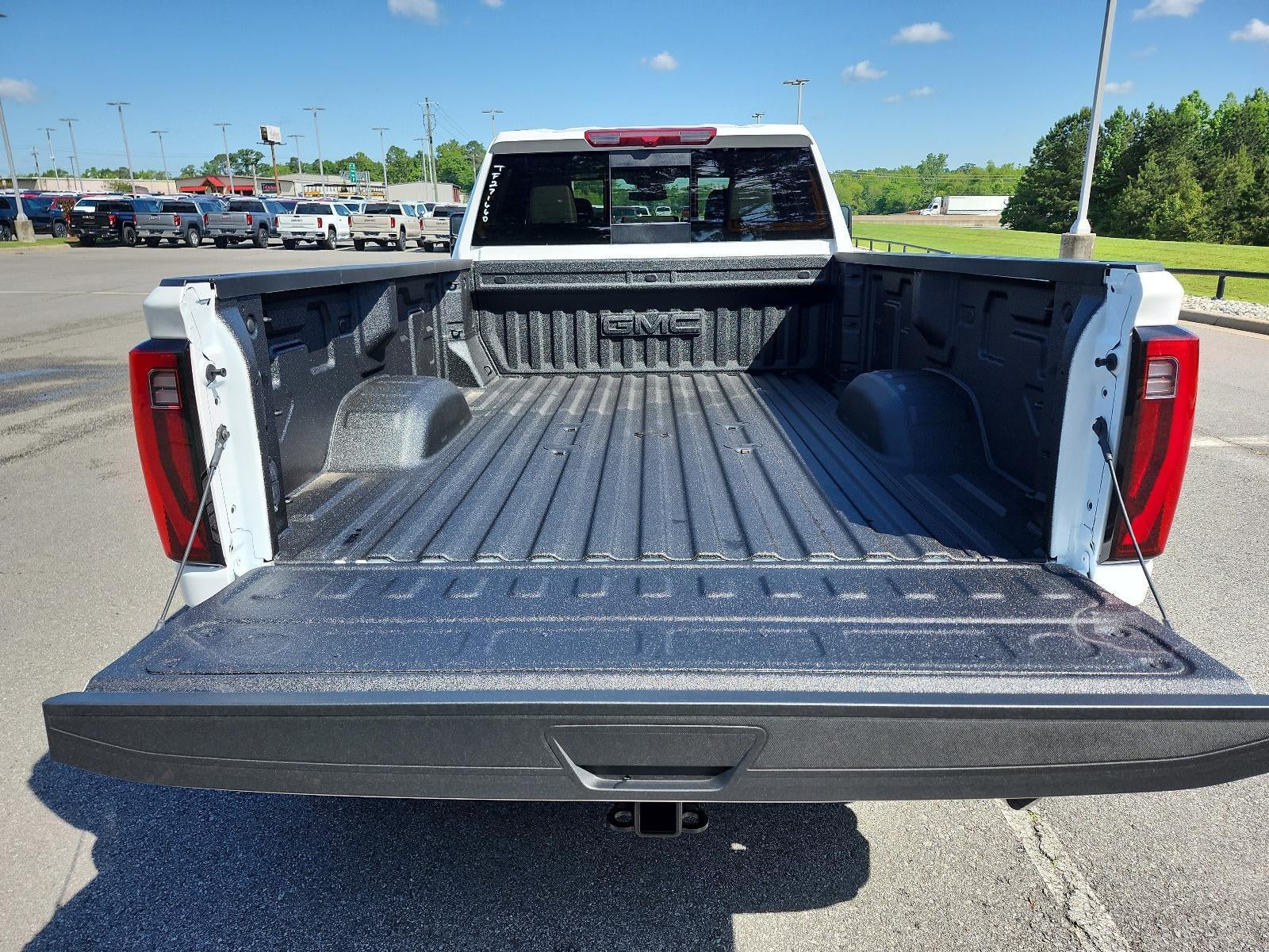 2026 GMC Sierra 3500 HD Crew Cab Long Box 4-Wheel Drive SLE