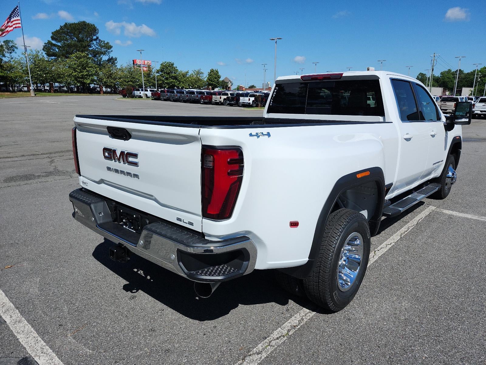 2026 GMC Sierra 3500 HD Crew Cab Long Box 4-Wheel Drive SLE