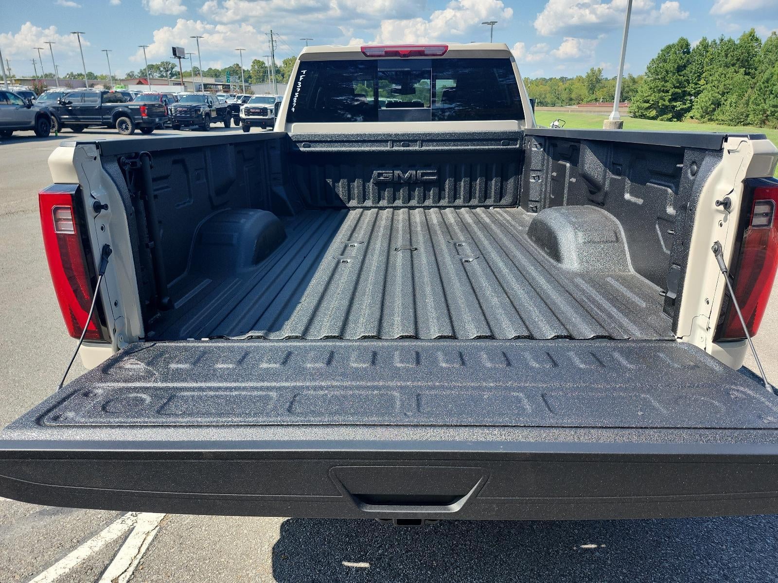 2026 GMC Sierra 3500 HD Crew Cab Long Box 4-Wheel Drive SLE