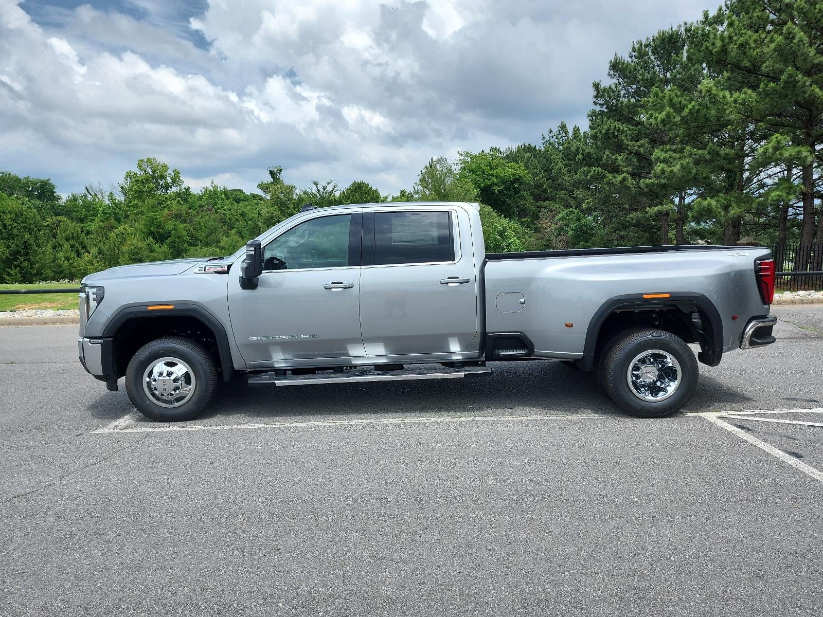 2026 GMC Sierra 3500 HD Crew Cab Long Box 4-Wheel Drive SLE