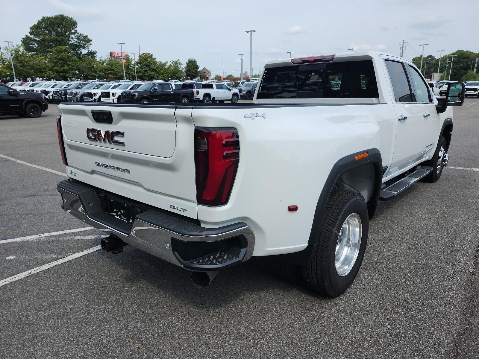 2026 GMC Sierra 3500 HD Crew Cab Long Box 4-Wheel Drive SLT