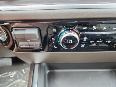 2026 GMC Sierra 3500 HD Crew Cab Long Box 4-Wheel Drive SLT