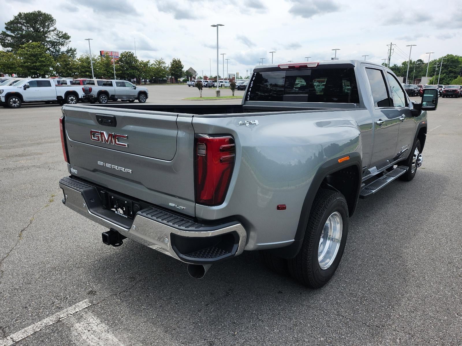 2026 GMC Sierra 3500 HD Crew Cab Long Box 4-Wheel Drive SLT