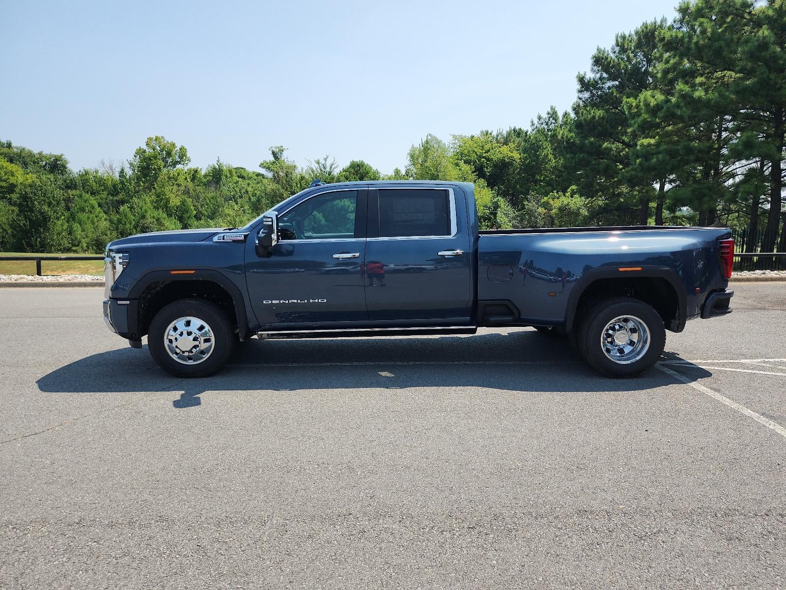 2026 GMC Sierra 3500 HD Crew Cab Long Box 4-Wheel Drive Denali