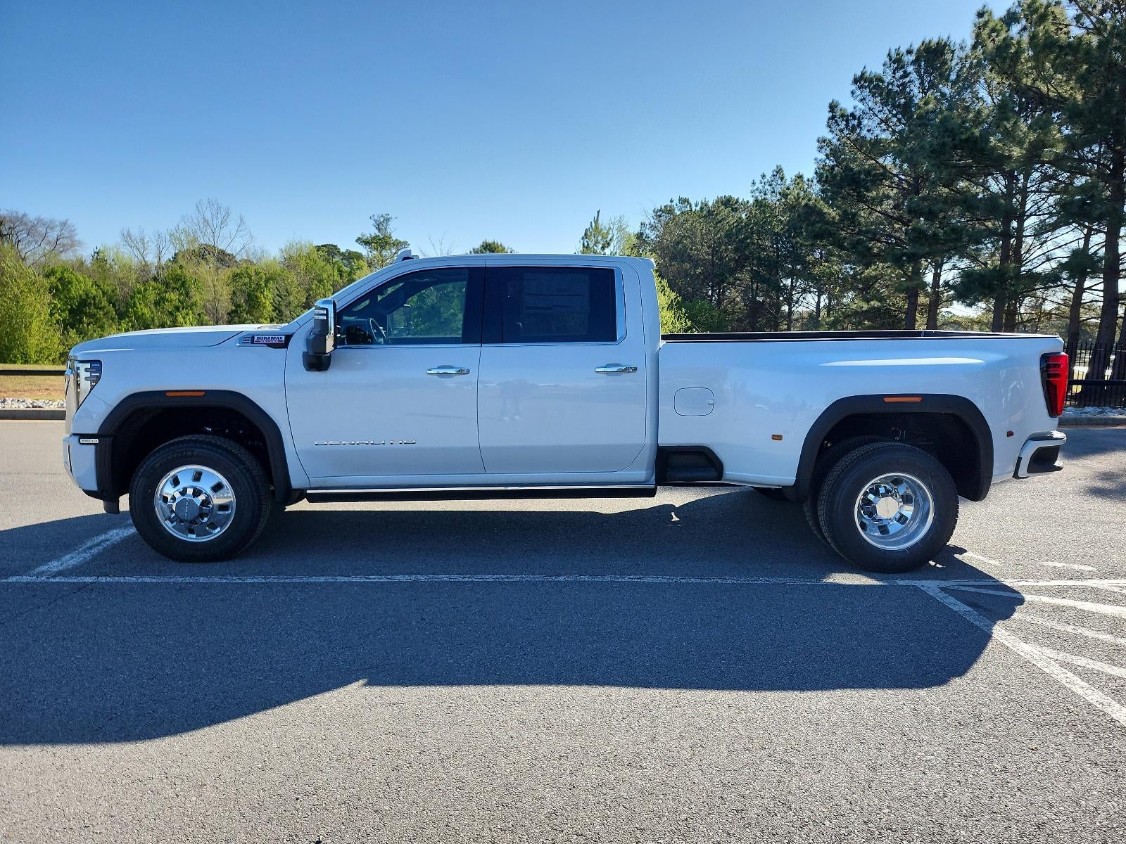 2026 GMC Sierra 3500 HD Crew Cab Long Box 4-Wheel Drive Denali